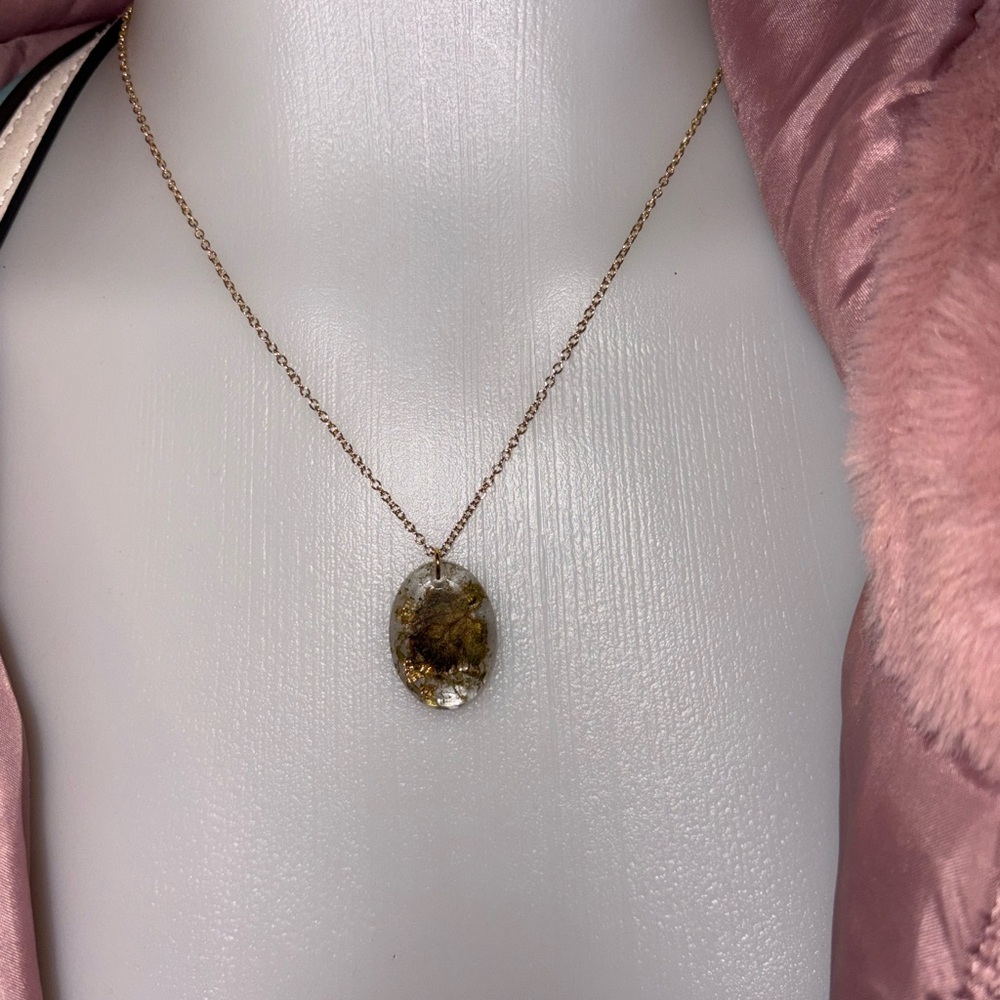Elegant “Flower” Pendant Necklace